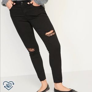 Womens Old Navy black Rockstar super skinny short jeans
